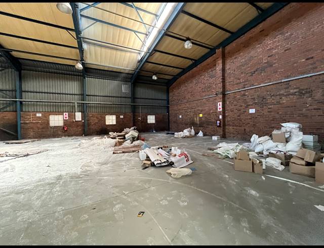 435M² WAREHOUSE TO LET IN SEBENZA
